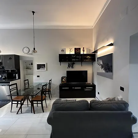 Unexpected - Spacious Modern Apartment