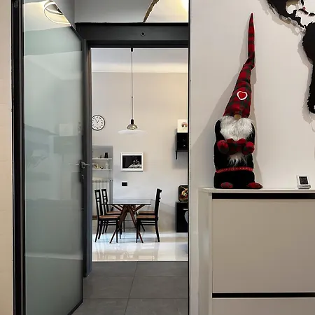 Unexpected - Spacious Modern Apartment